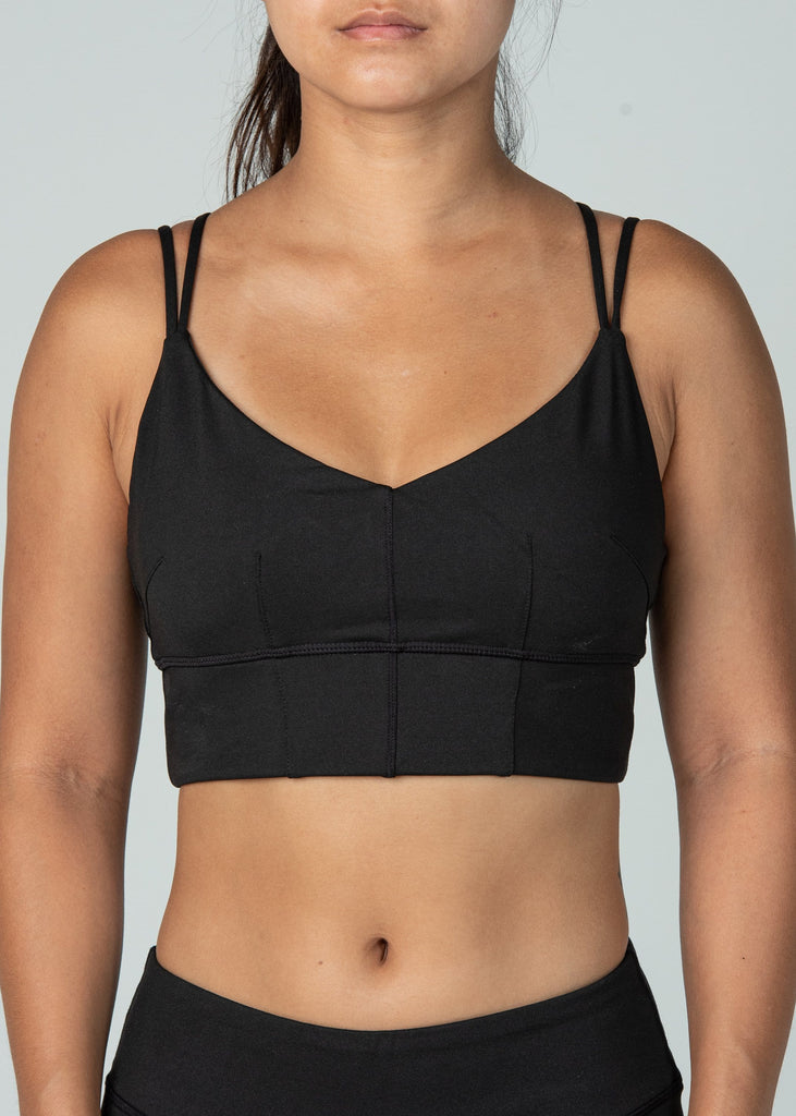 Essential Seamless V Neck Sports Bra - Black  Low impact sports bra, Sports  bra, Black sports bra