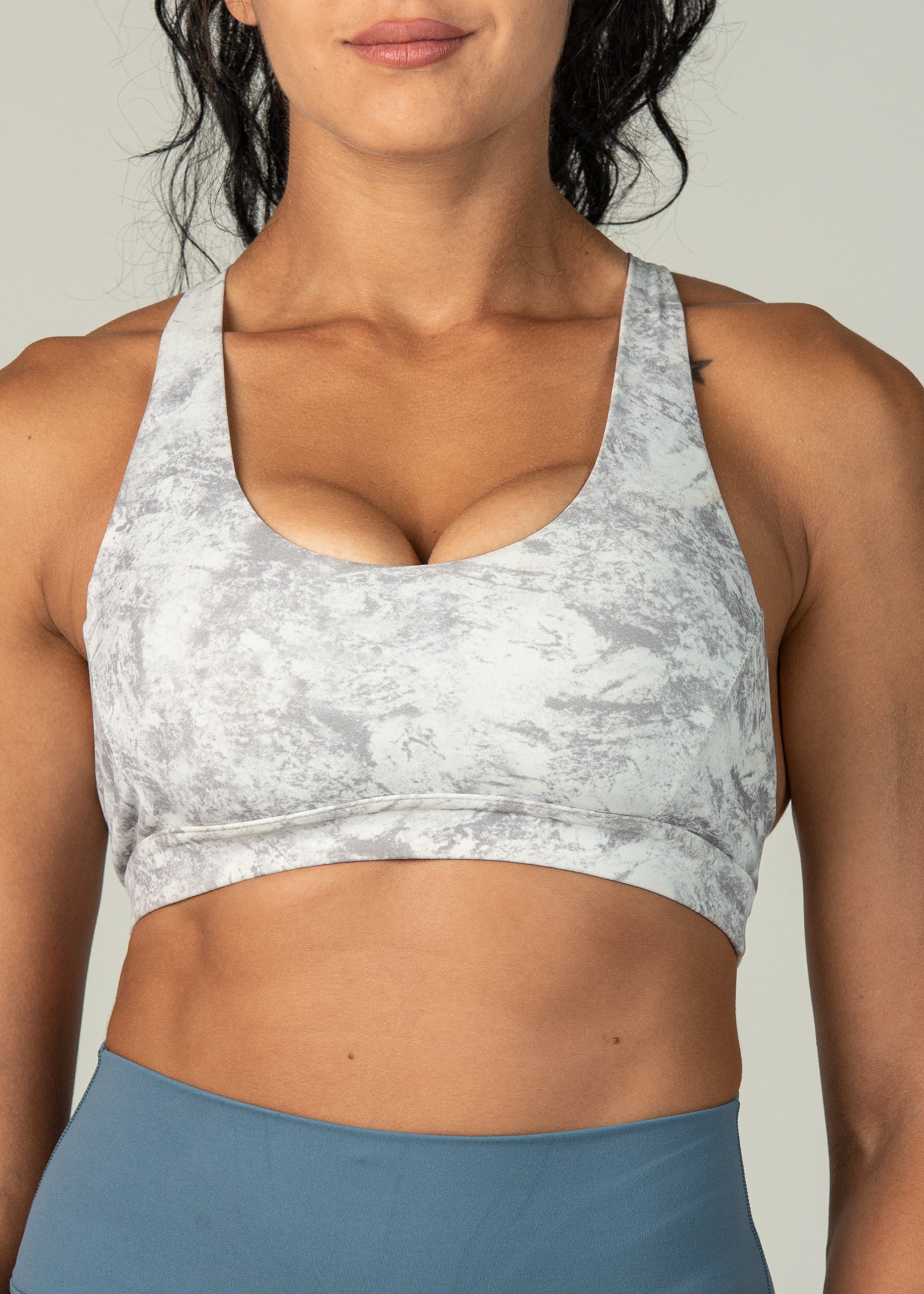 Champion Women's The Eco Infinity Sports Bra, White, X-Small : :  Clothing, Shoes & Accessories